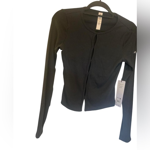 NWT Alo Yoga dreamlight long sleeve top BLACK Size M - Picture 2 of 4